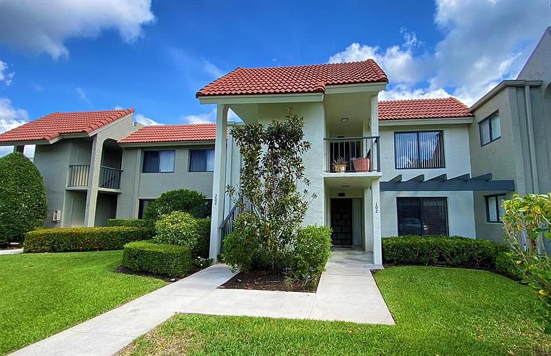1st image of 5560 Fairway Park Dr APT 102