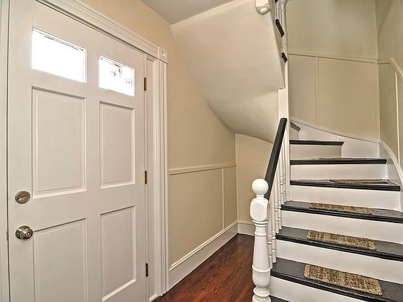 2nd image of 46 Parkland Ave