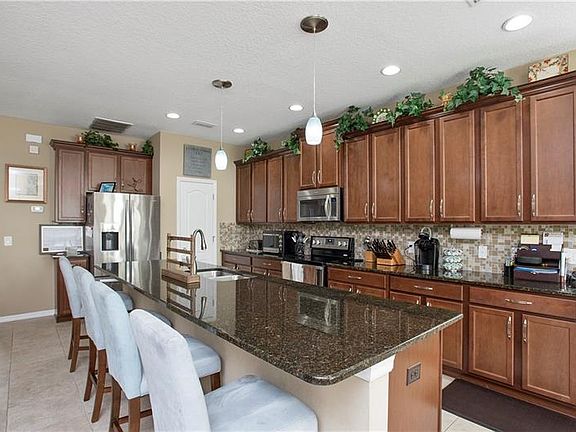5th image of 425 Westchester Hills Ln