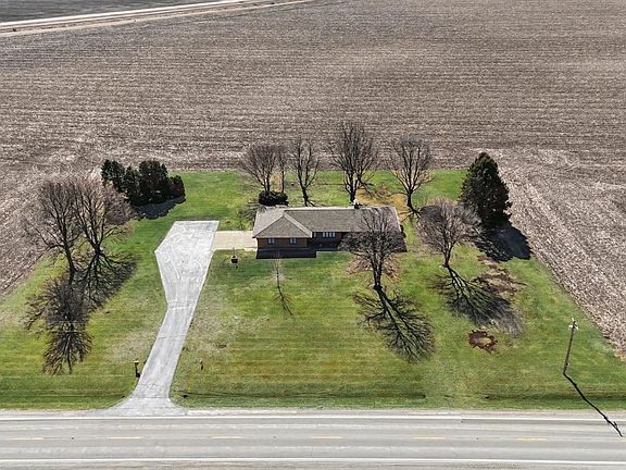 3rd image of 36215 E 200 North Rd