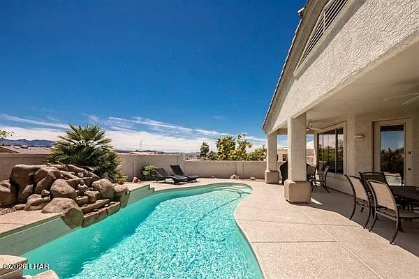 4 bed, 2.5 bath, 2684 sqft, $3,800 — Photo 3
