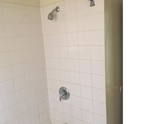 3rd image of 6725 S Paxton Ave #P222041s