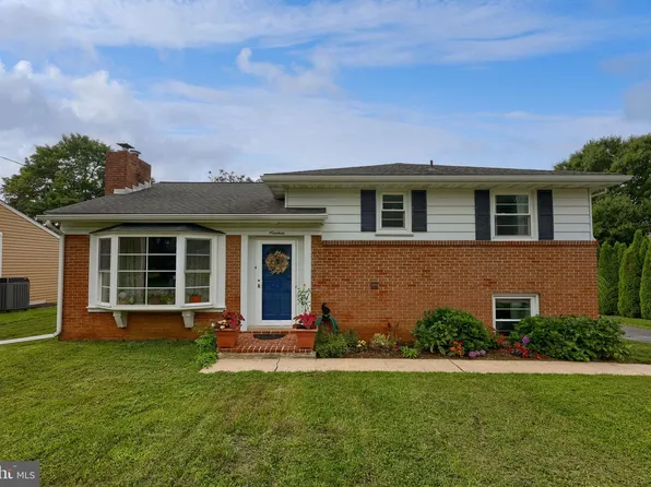 19 Pleasant Dr, Lancaster, PA 17602