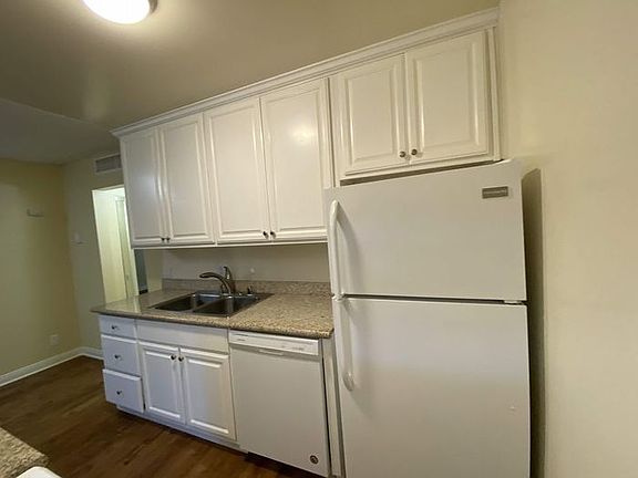 5th image of 150 Hermosa Ave APT 1