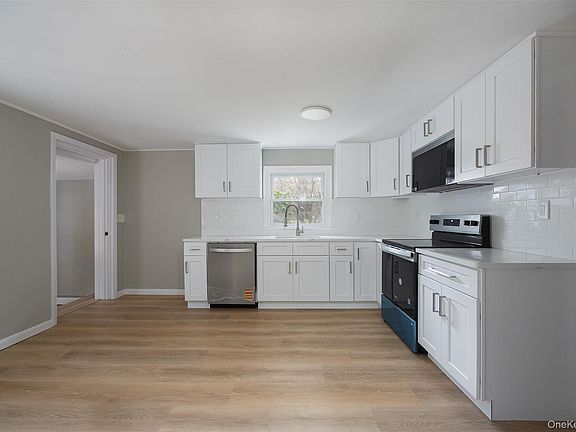 2nd image of 19 Creek Bend Road