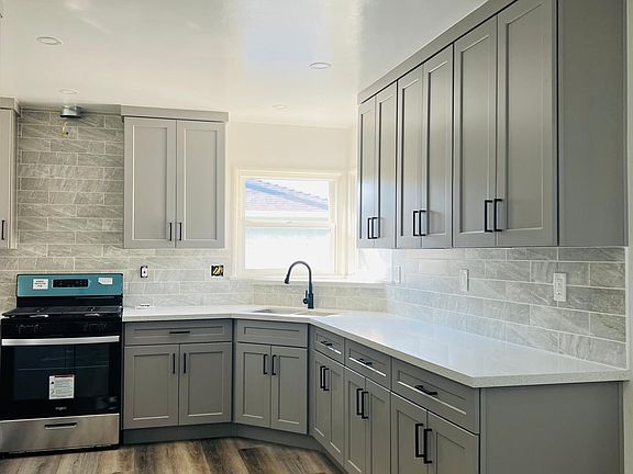 2nd image of 4637 Dunrobin Ave