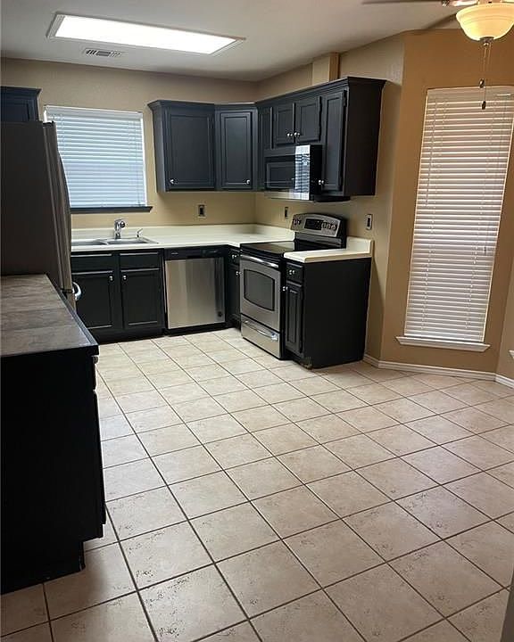 2nd image of 2112 Pin Oak Rd