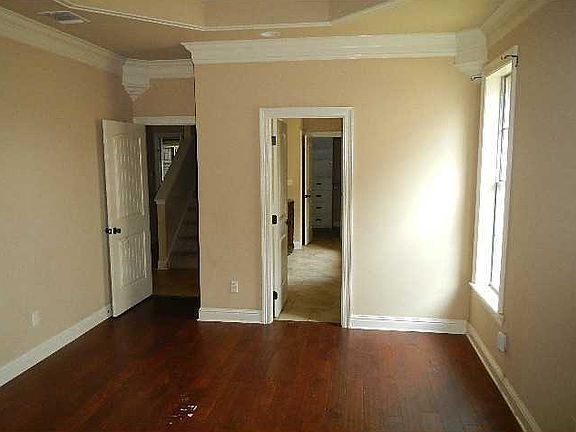 5th image of 515 Chinquipin Dr