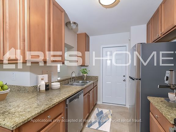 5th image of 2206 Fleet Cir