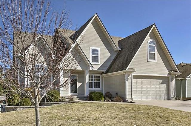 1st image of 1913 NW Hedgewood Dr