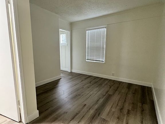 5th image of 526 N Harvard Blvd #3/4
