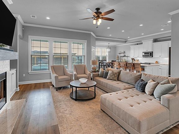 5th image of 320 Daisy Ln