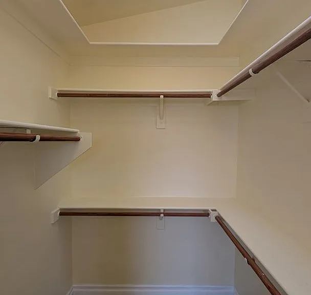 143 S Willow Creek St — Photo 20