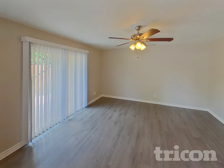 185 Trout St — Photo 2