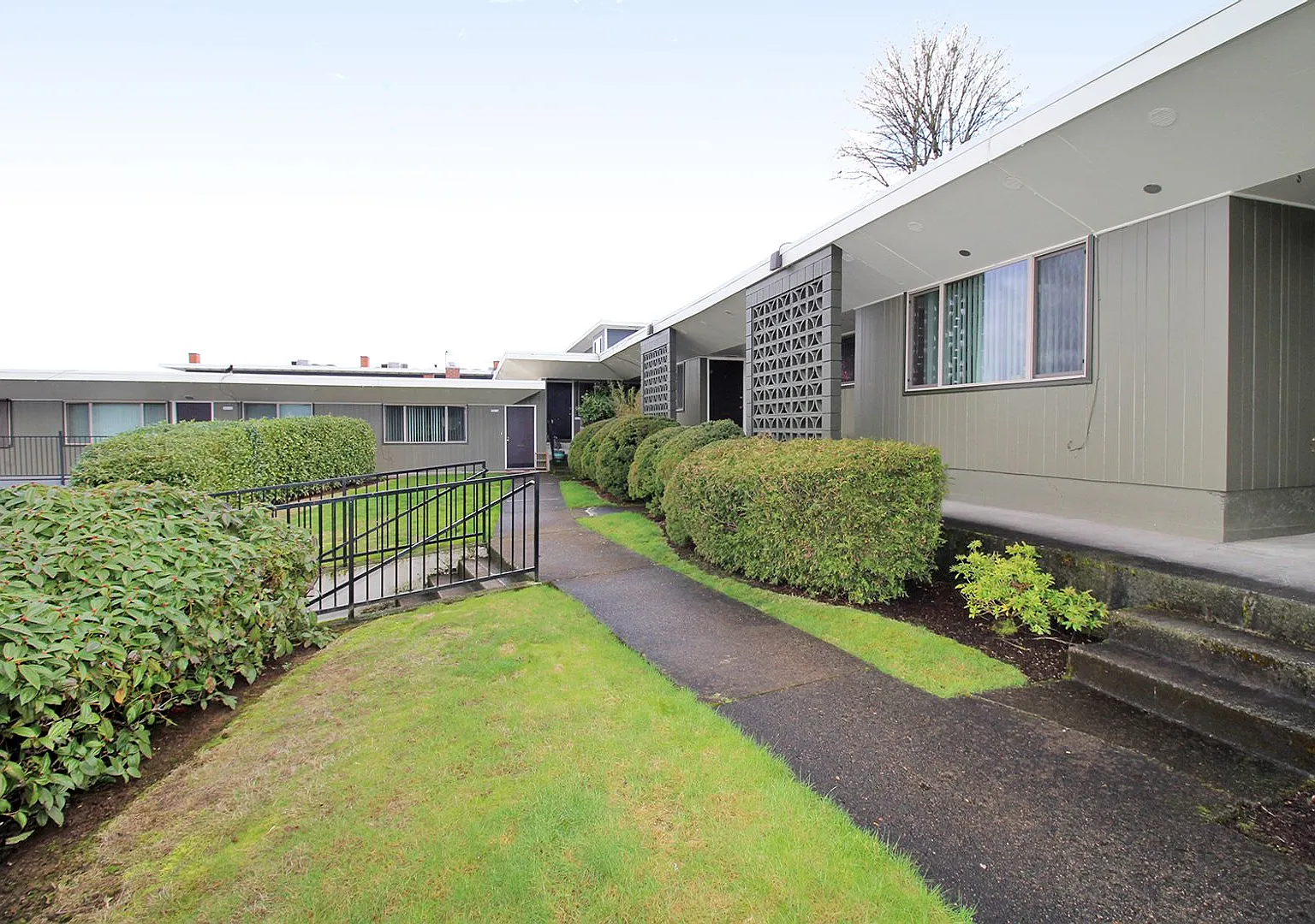 3230 SW Marigold St — Photo 2