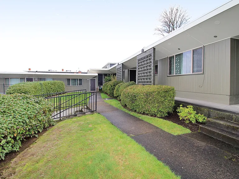3230 SW Marigold St — Photo 2