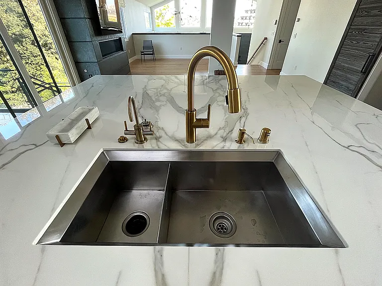 2141 Indian Springs Ln — Photo 5