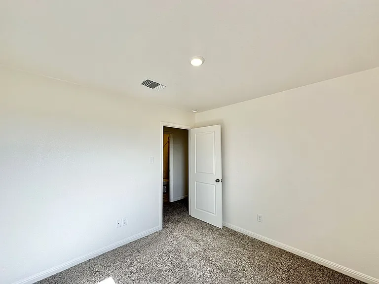 5913 Betty Lou Dr — Photo 21