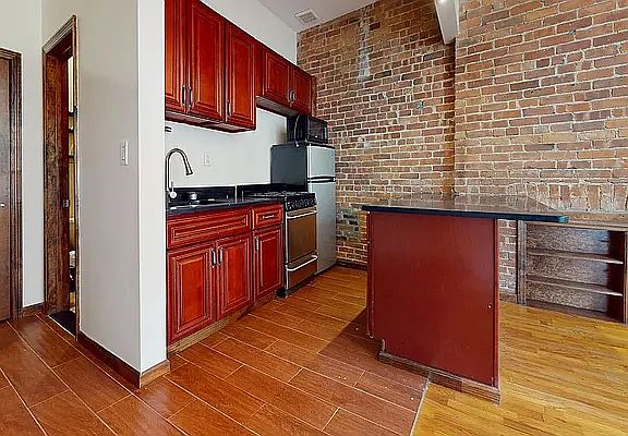 3rd image of 349 W 46th St APT 3