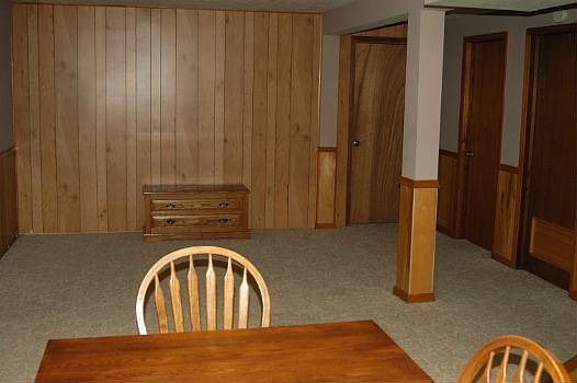 Large basement with 2 extra rooms