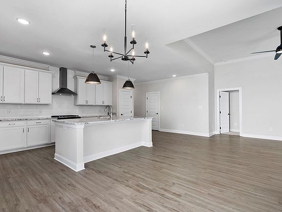 3rd image of 242 Fox Gap Ln