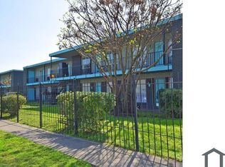 3241 S Staples St APT 6, Corpus Christi, TX 78411