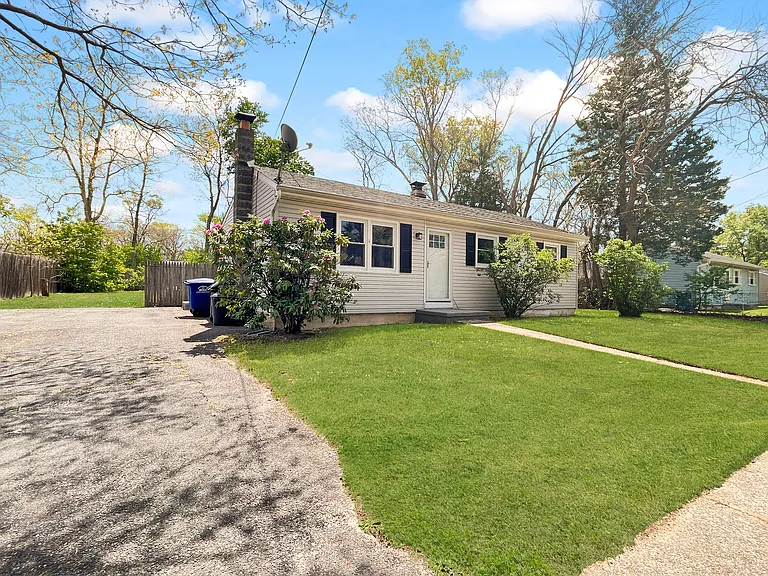 213 Scammell Dr — Photo 1