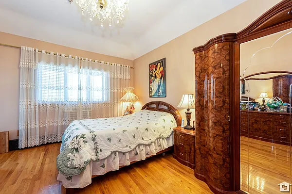 Sold by Coldwell Banker Reliable Real Estate | media 6