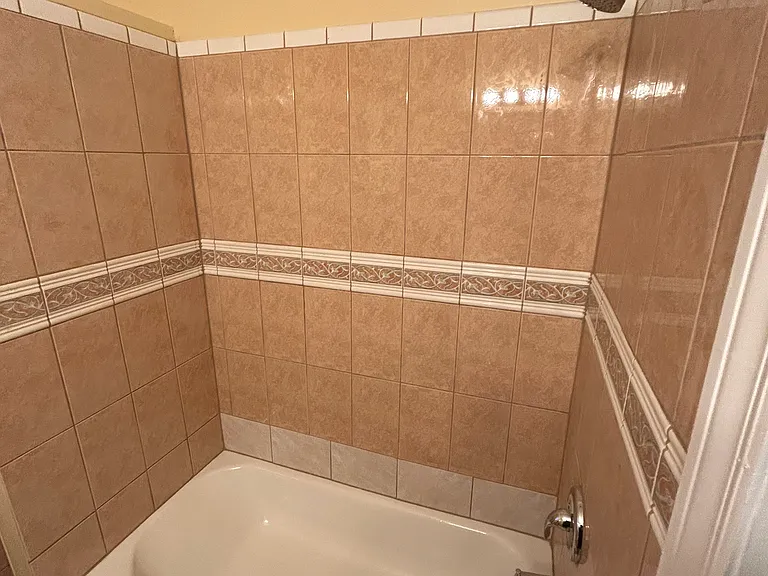 8032 S Green St #2 — Photo 9