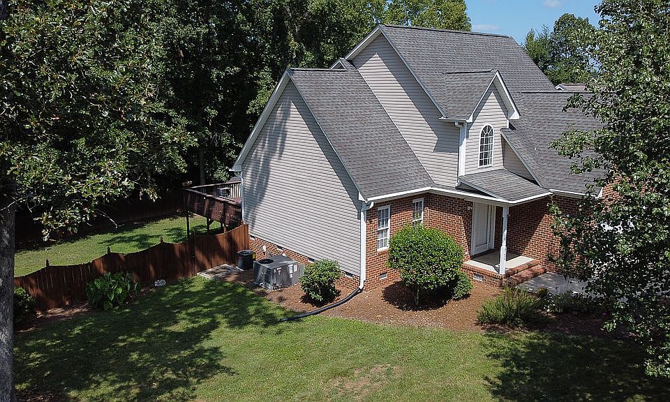 1st image of 602 Brownstone Dr