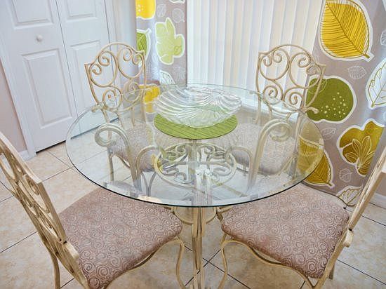 SC3P17325WW-breakfast-nook
