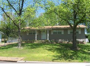 529 Aqua Ridge Dr, Saint Louis, MO 63129