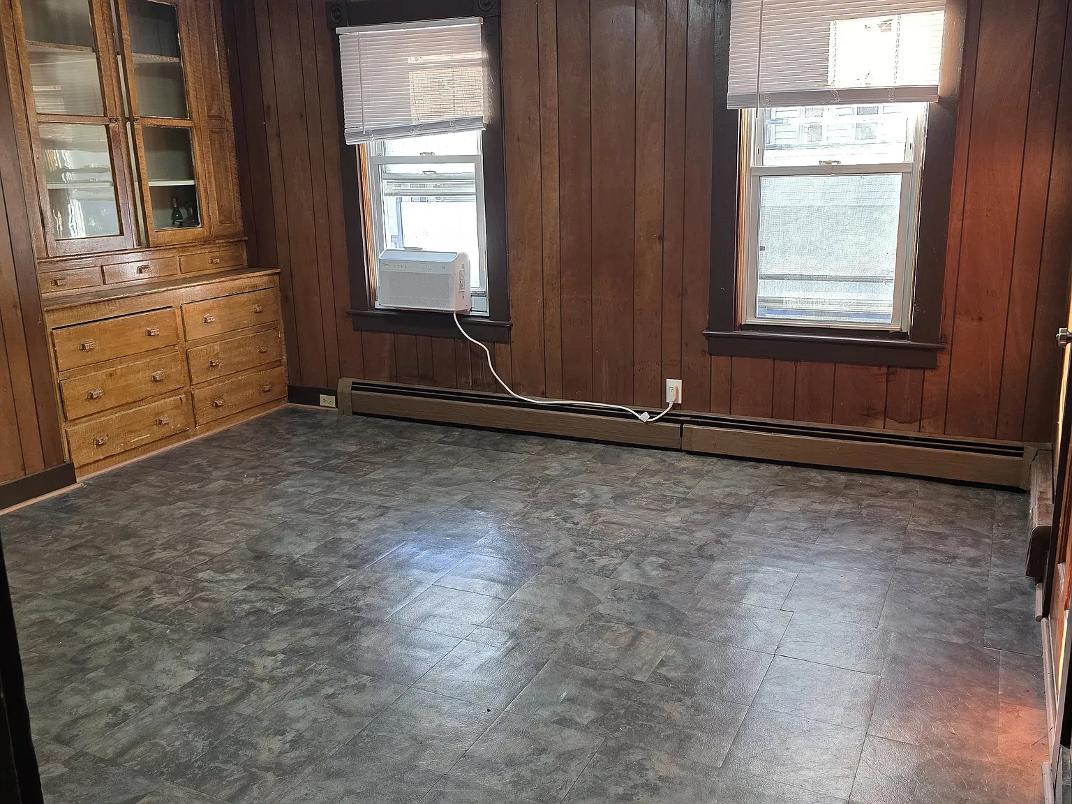 3 bed, 1200 sqft, $1,800 — Photo 3