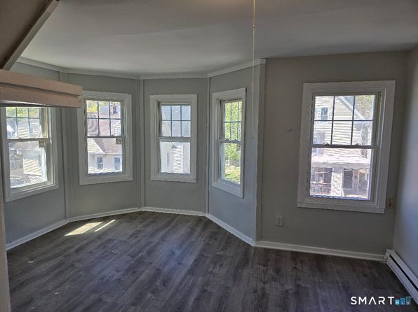 219 Woodlawn Ter #3