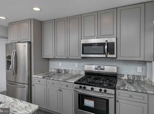 925 Wicklow Rd, Baltimore, MD 21229