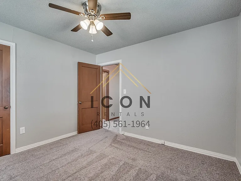 3228 NW 11th St — Photo 11