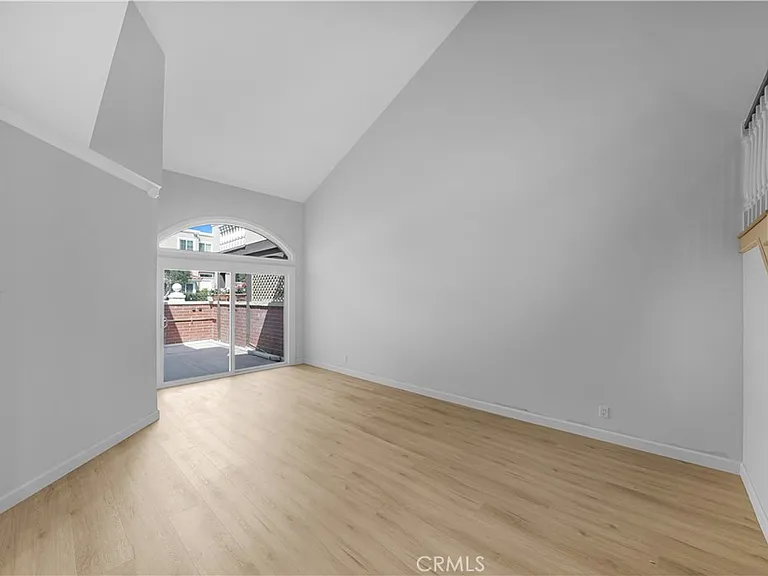 6082 Eaglecrest Dr — Photo 3
