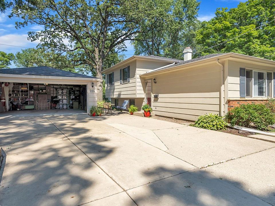 1st image of 214 Walker Pl