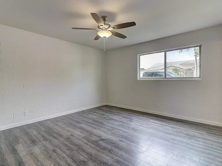 6544 N 12th St #20 — Photo 9