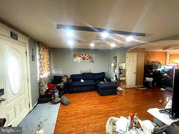 4th image of 342 Stevens St