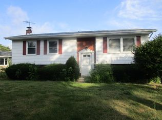 48 Forest Ln, Elk Grove Village, IL 60007