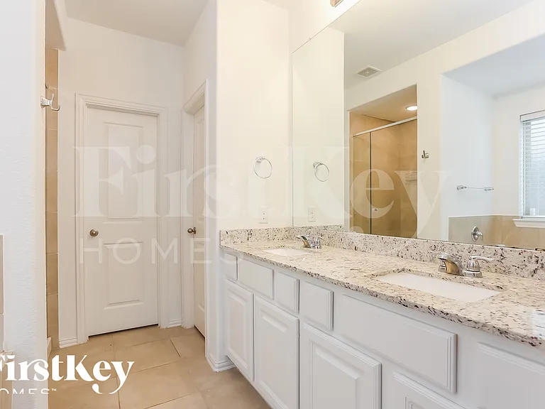 10539 Dolce Ln — Photo 12