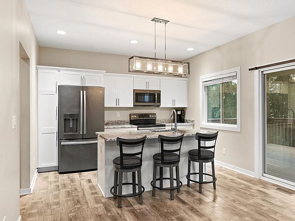 4th image of 2505 Park Ridge Dr