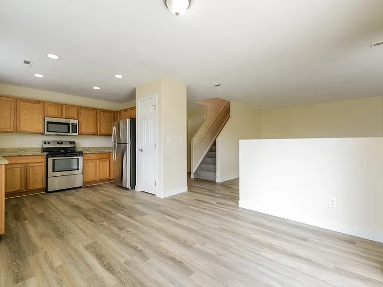723 Canyon Ln — Photo 6