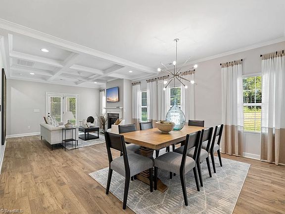 3rd image of 404 Beeson Ct