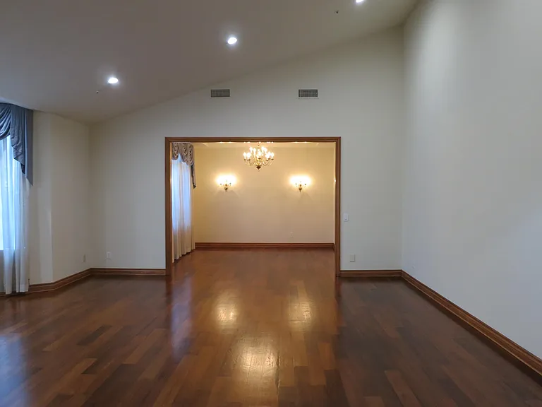 713 Pamela Cir — Photo 10