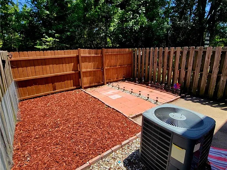 1537 Darren Cir — Photo 9