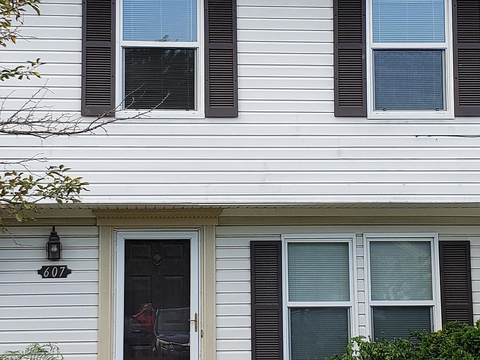 1st image of 607 Fox Creek Ct