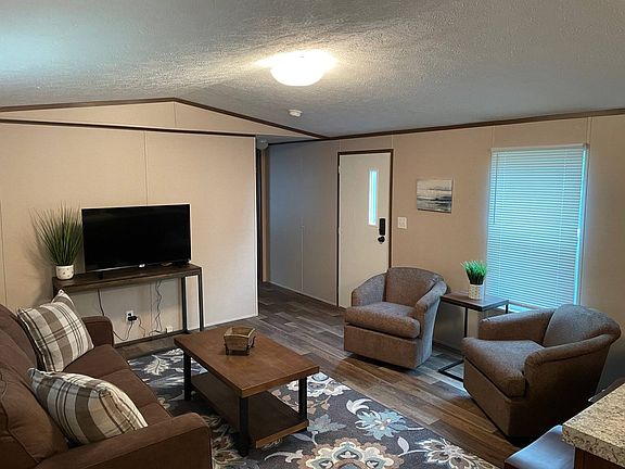 4th image of 3298 Pea Ridge Rd