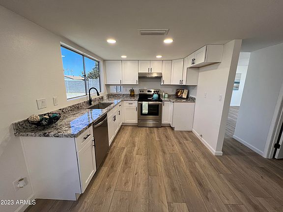 5th image of 10026 N 47TH Avenue